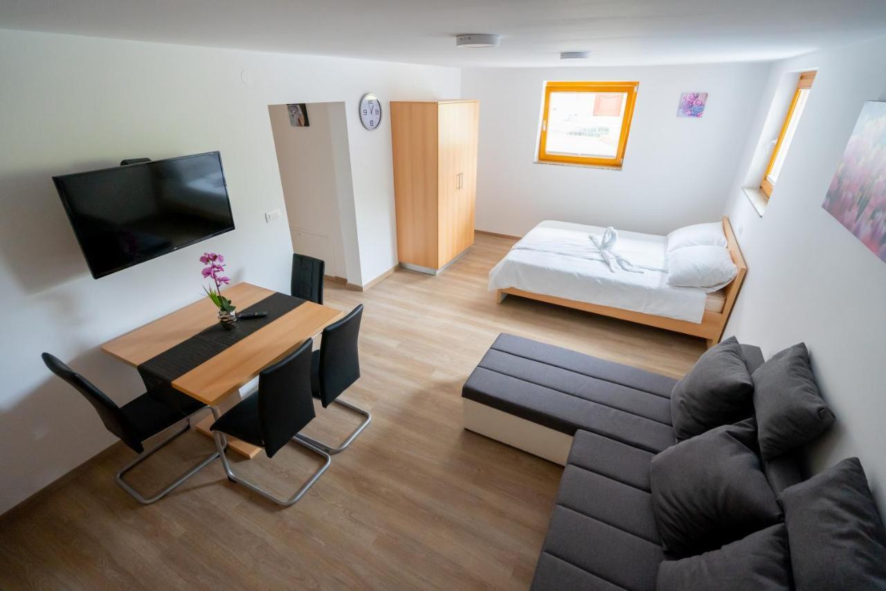 Pjagodic Apartments & Wellness Cerklje na Gorenjskem Bagian luar foto