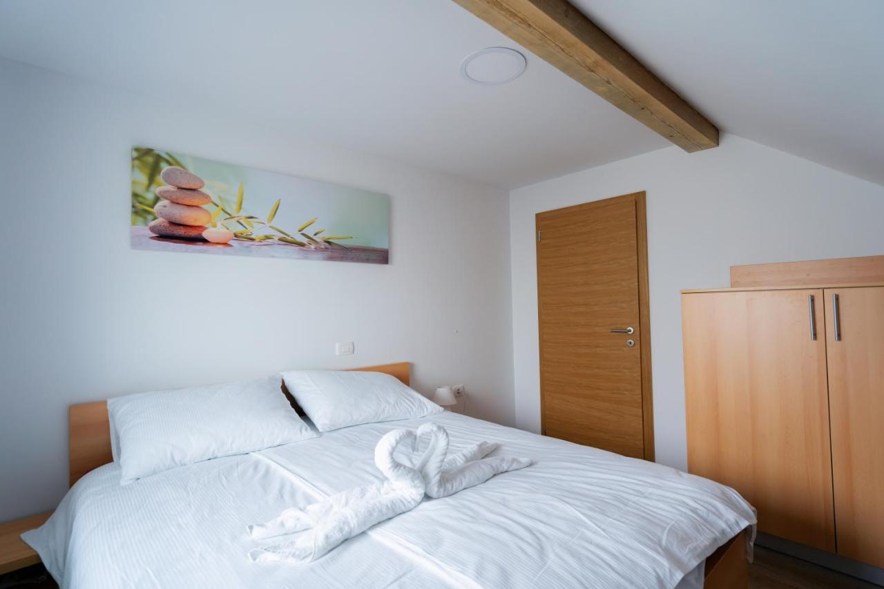 Pjagodic Apartments & Wellness Cerklje na Gorenjskem Bagian luar foto